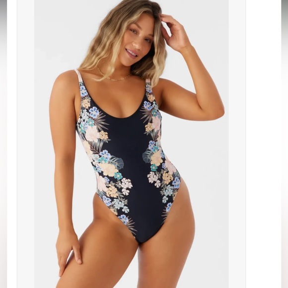 NWT’s O’NEILL MACAW TROPICAL NORTH SHORE CHEEKY ONE-PIECE Medium - Picture 7 of 12